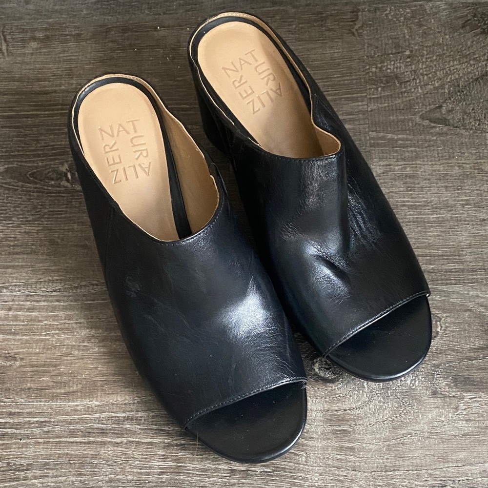 Brand new Naturalizer Black Women's Mules